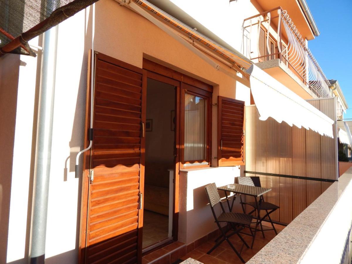 Apartment Jelena Fazana Exterior photo
